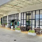 Natal Plaza